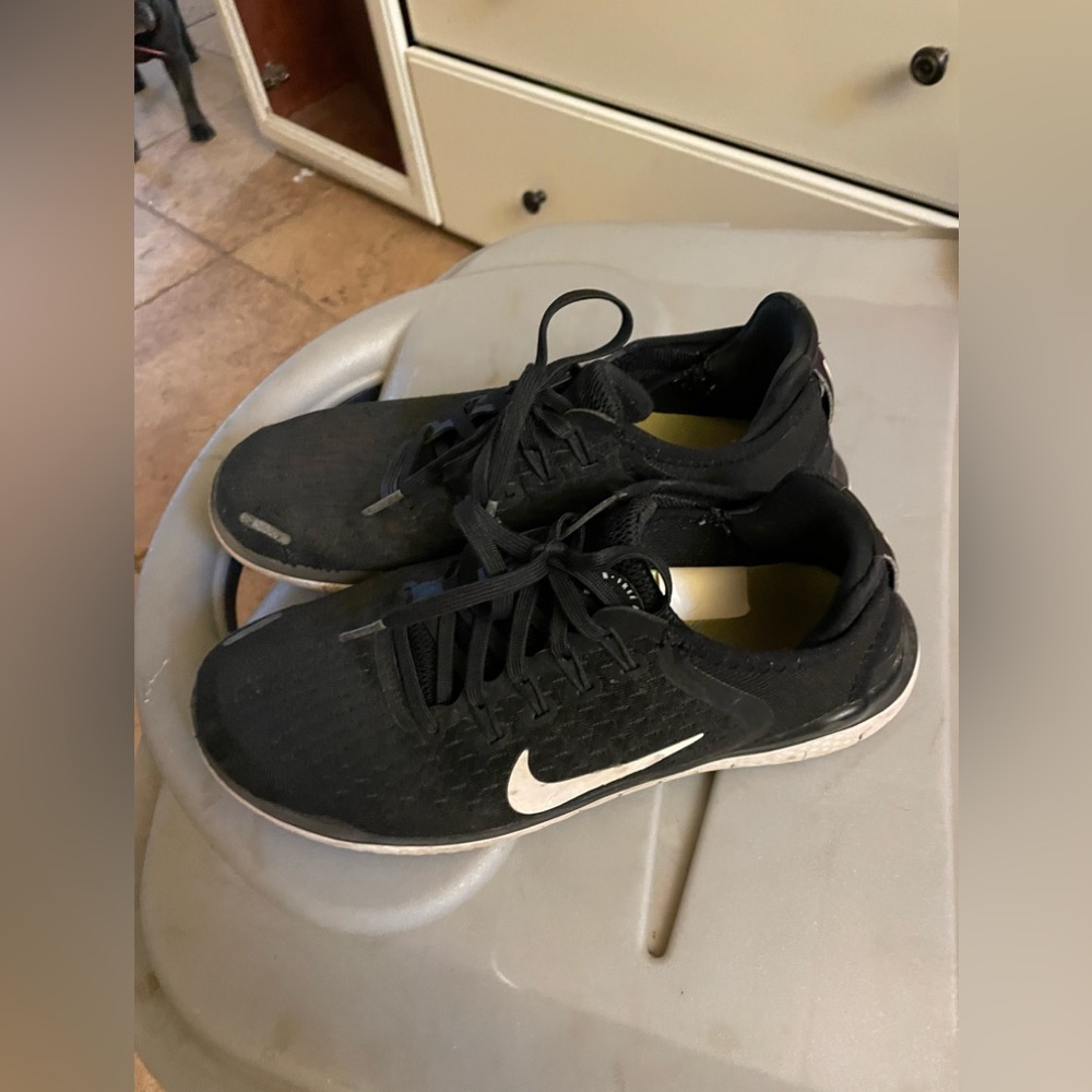 Nike sneakers sz 8